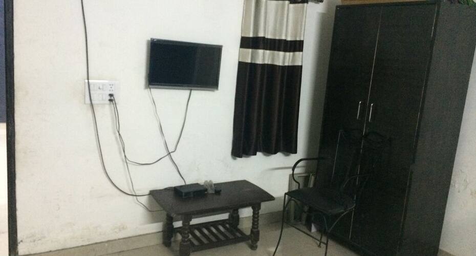 TG Stays Neelam Bata Road, Faridabad 5
